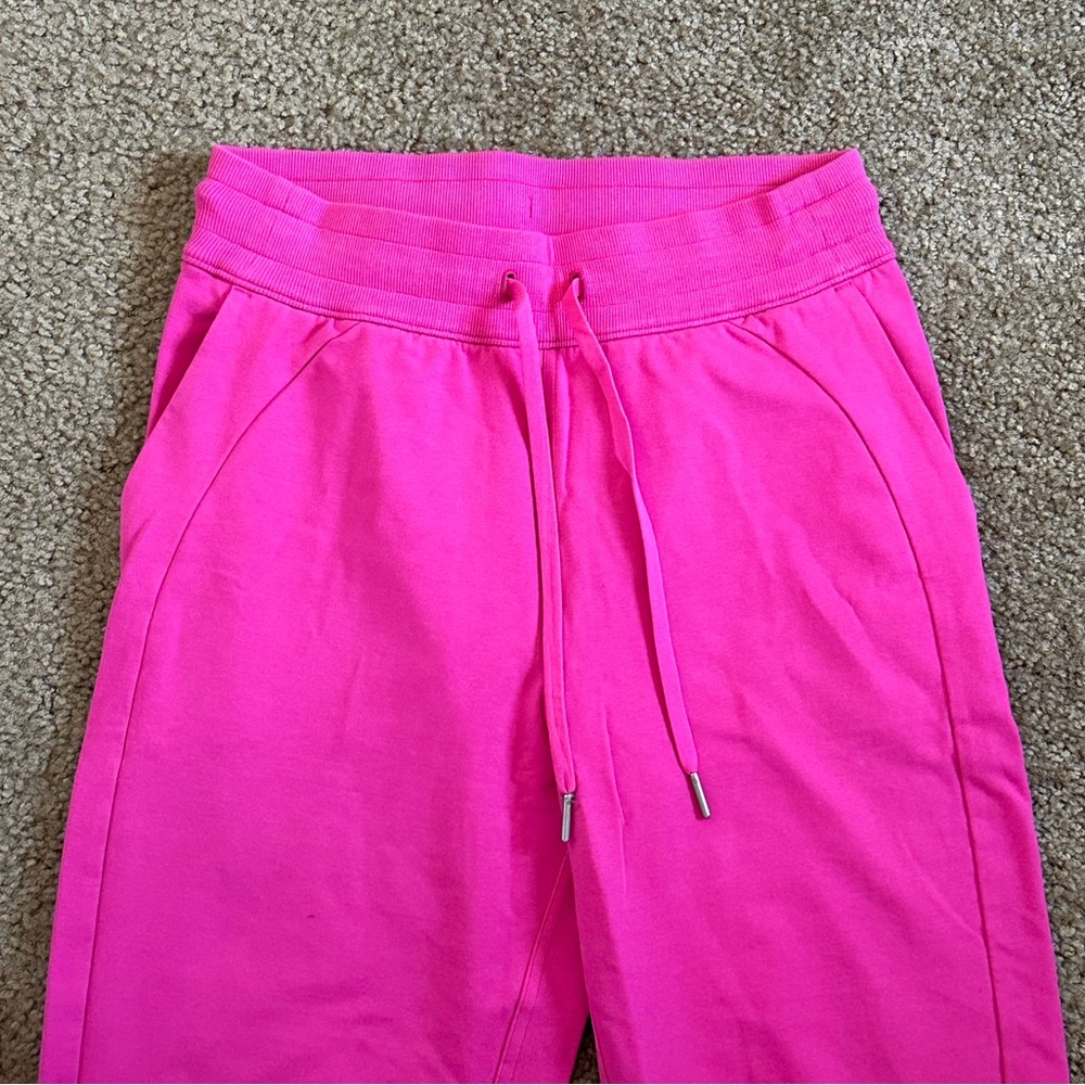 lululemon - sweatpant - size 6 - sonic pink - Picture 2 of 5
